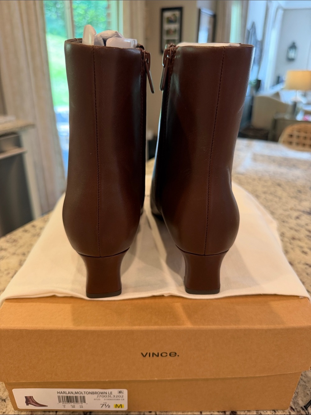 BNWT Vince Molton Brown Leather Square-Toe Ankle Boots Size 7.5 - Picture 4 of 16